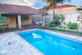 Casa 3 dormitórios com piscina e churrasqueira